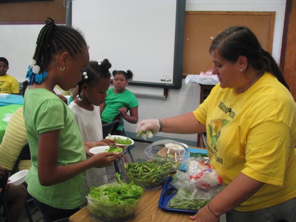 Stetser Elementary eating Healthy