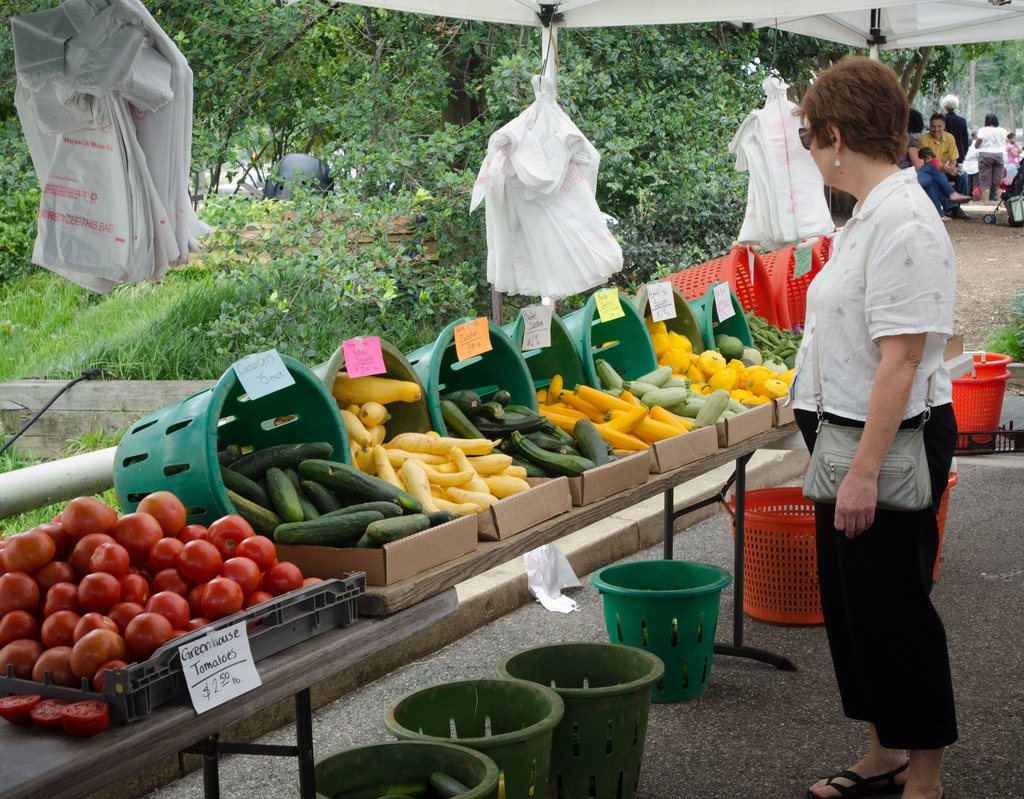 Farmer's Market Tips to Save Money on the Best Stuff