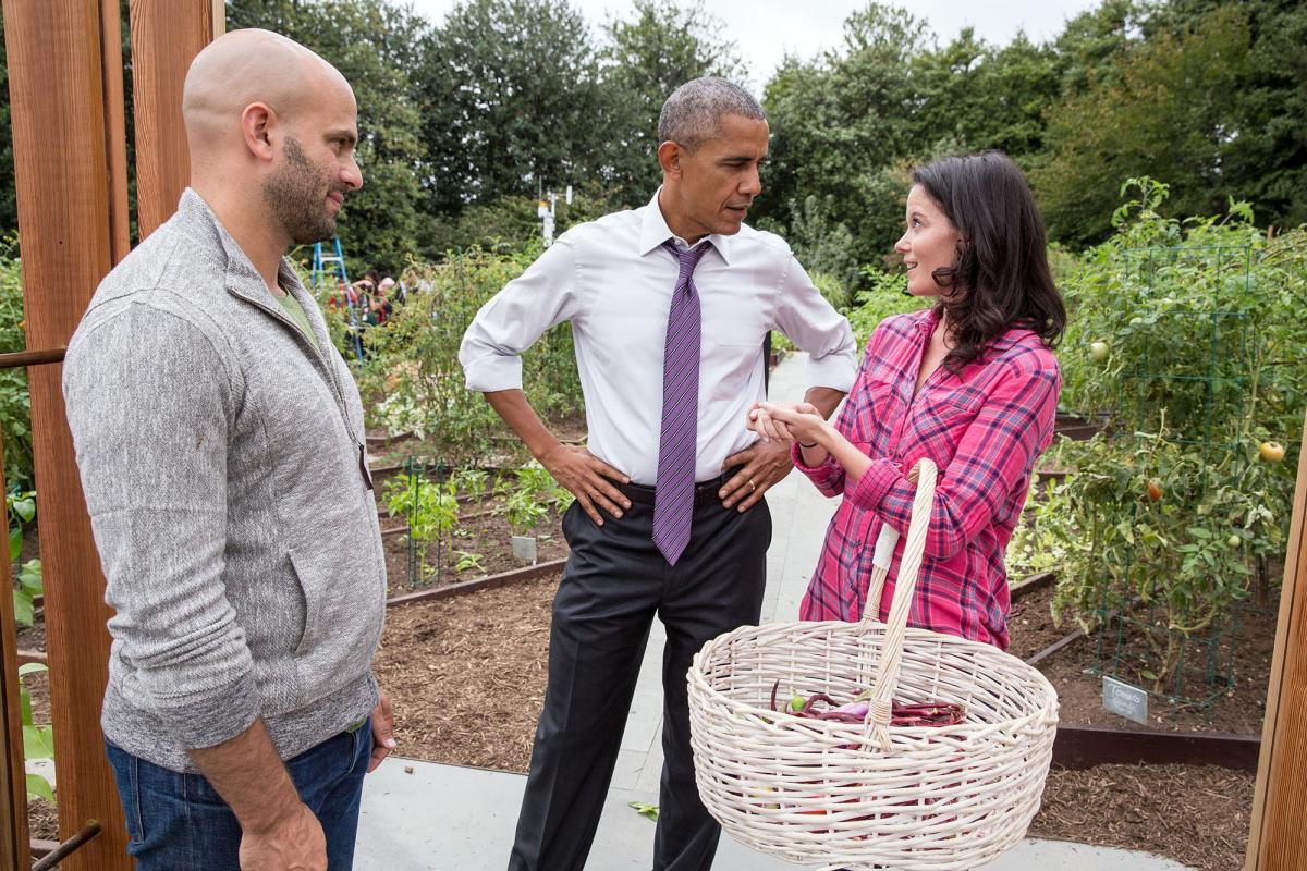 President Obama speaks with the former and current Executive Directors of Let's Move